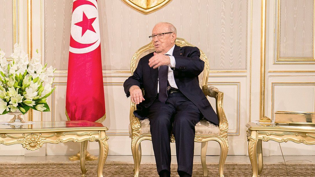 تونس: الباجي قائد السبسي وإعادة كتابة التاريخ