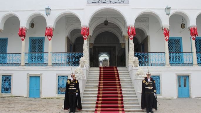 تركيبة البرلمان التونسي الجديد : قرابة النصف للشباب .. 16 بالمائة للنساء وأقل من العُشر “للمتحزبين”