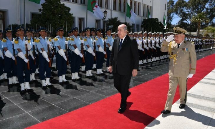 الرئيس الجزائري من وزارة الدفاع: السيادة الوطنية تصان بجيش قوي مهاب واقتصاد متطور